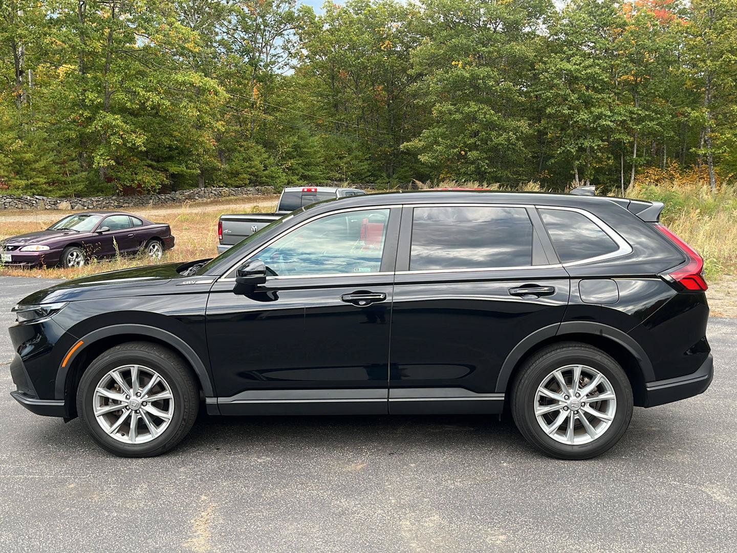 Used 2024 Honda CR-V EX-L image 2