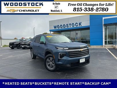 Used 2025 Chevrolet Traverse LT