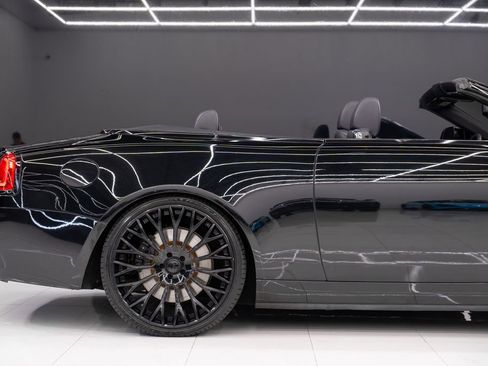 Used 2016 Rolls-Royce Dawn image 11