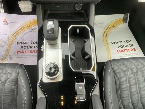 New 2026 Mitsubishi Outlander SEL image 22