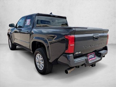 Used 2025 Toyota Tacoma SR5 AWD/4WD image 7
