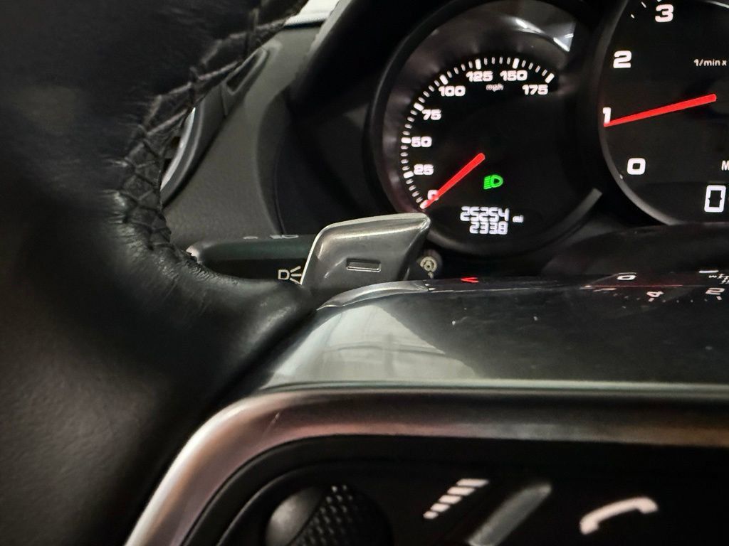 Used 2018 Porsche 718 Boxster RWD image 29
