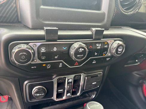 Used 2022 Jeep Gladiator Sport AWD/4WD image 21