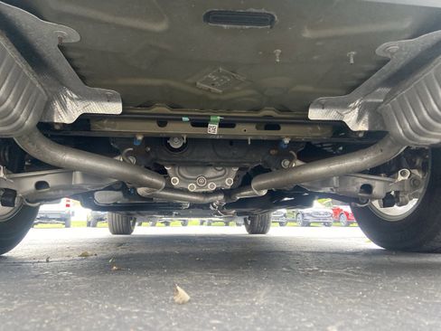 Used 2022 Ford Explorer XLT w/ Equipment Group 202A image 12