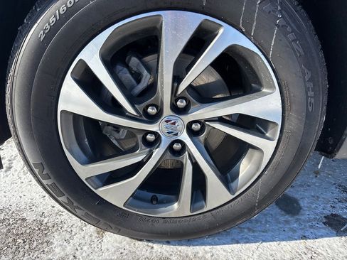 Used 2023 Buick Envision Essence image 32