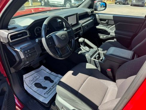 Used 2025 Toyota Tacoma SR5 image 3