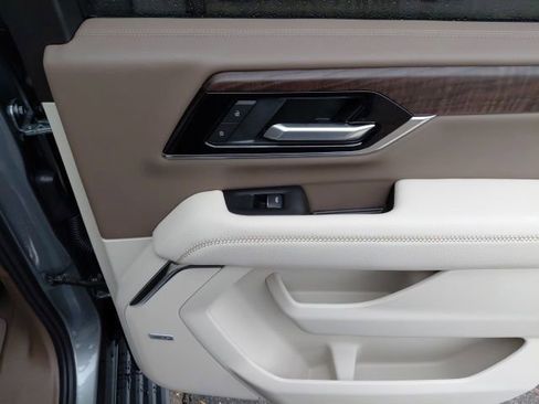 Used 2025 GMC Yukon XL Denali w/ Denali Reserve Package image 34