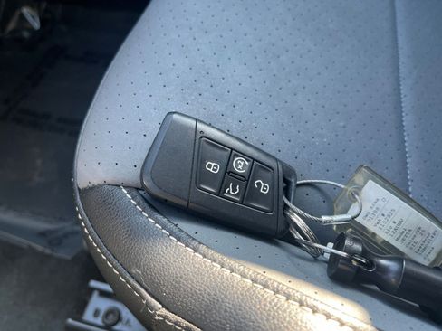 Used 2025 Volkswagen Jetta SE image 21