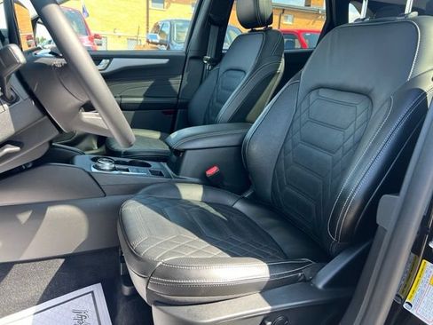 Certified 2024 Ford Escape Platinum w/ Premium Technology Package AWD/4WD image 19