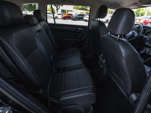 Used 2020 Volkswagen Tiguan SE AWD/4WD image 29
