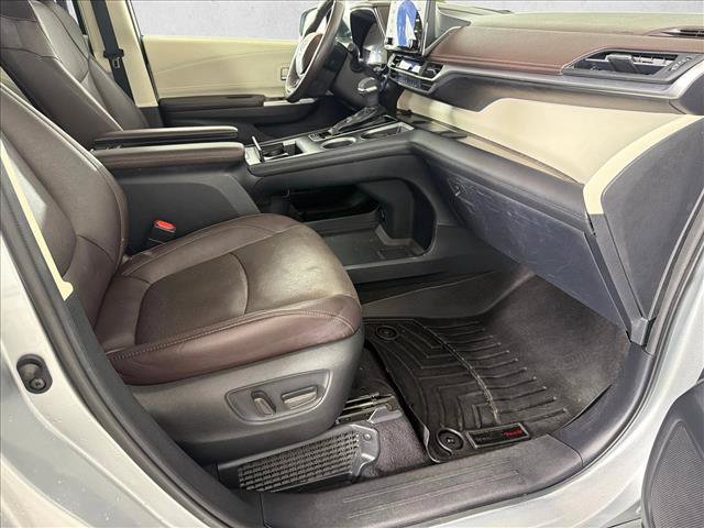 Used 2022 Toyota Sienna Platinum FWD image 15