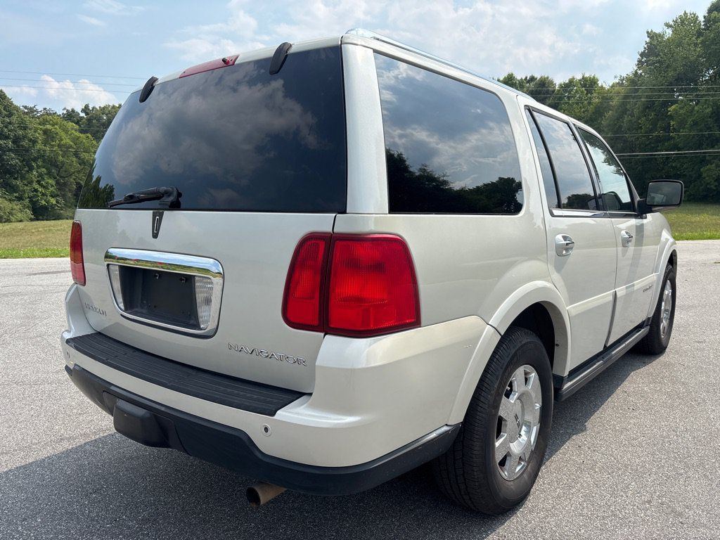 Used 2006 Lincoln Navigator 2WD image 5