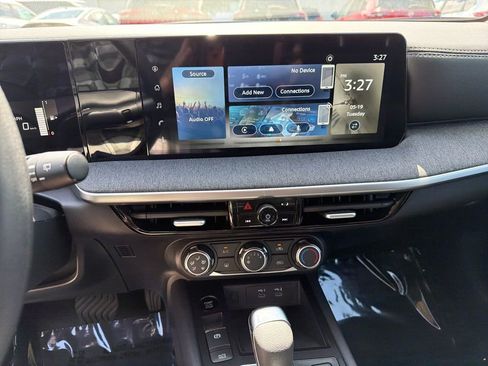 Used 2025 Nissan Kicks SV FWD image 24