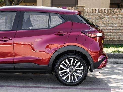 Used 2024 Nissan Kicks SV image 22