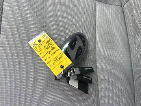 Used 2025 Hyundai Kona SEL image 31