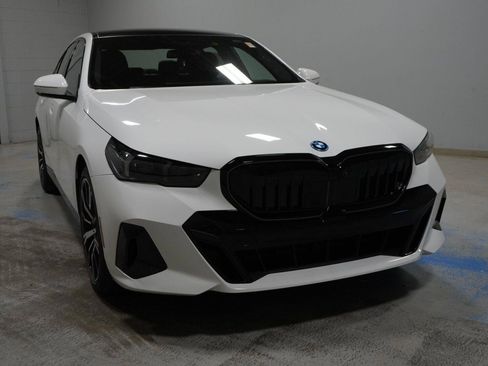 New 2027 BMW 550e xDrive AWD/4WD image 16