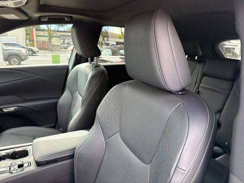 Used 2025 Lexus RX 350 w/ Convenience Package AWD/4WD image 8