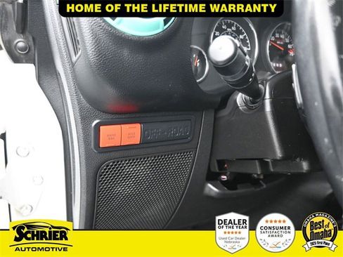 Used 2013 Jeep Wrangler Unlimited Rubicon image 14