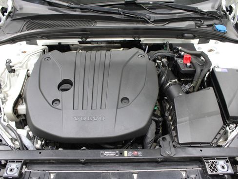 Used 2024 Volvo S60 B5 Plus FWD image 42