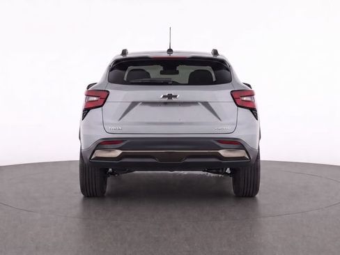 Used 2025 Chevrolet Trax ACTIV w/ Sunroof Package FWD image 7