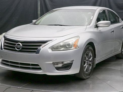 Used 2015 Nissan Altima 2.5 S w/ Special Edition Package image 6