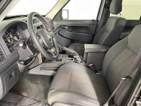 Used 2012 Jeep Liberty Sport w/ Popular Equipment Group AWD/4WD image 2