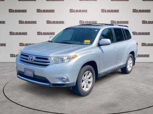 Used 2011 Toyota Highlander SE w/ Tow Pkg AWD/4WD image 1