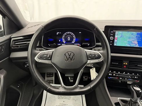 Used 2025 Volkswagen Jetta Sport FWD image 8