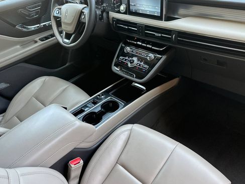 Used 2022 Lincoln Corsair FWD image 16