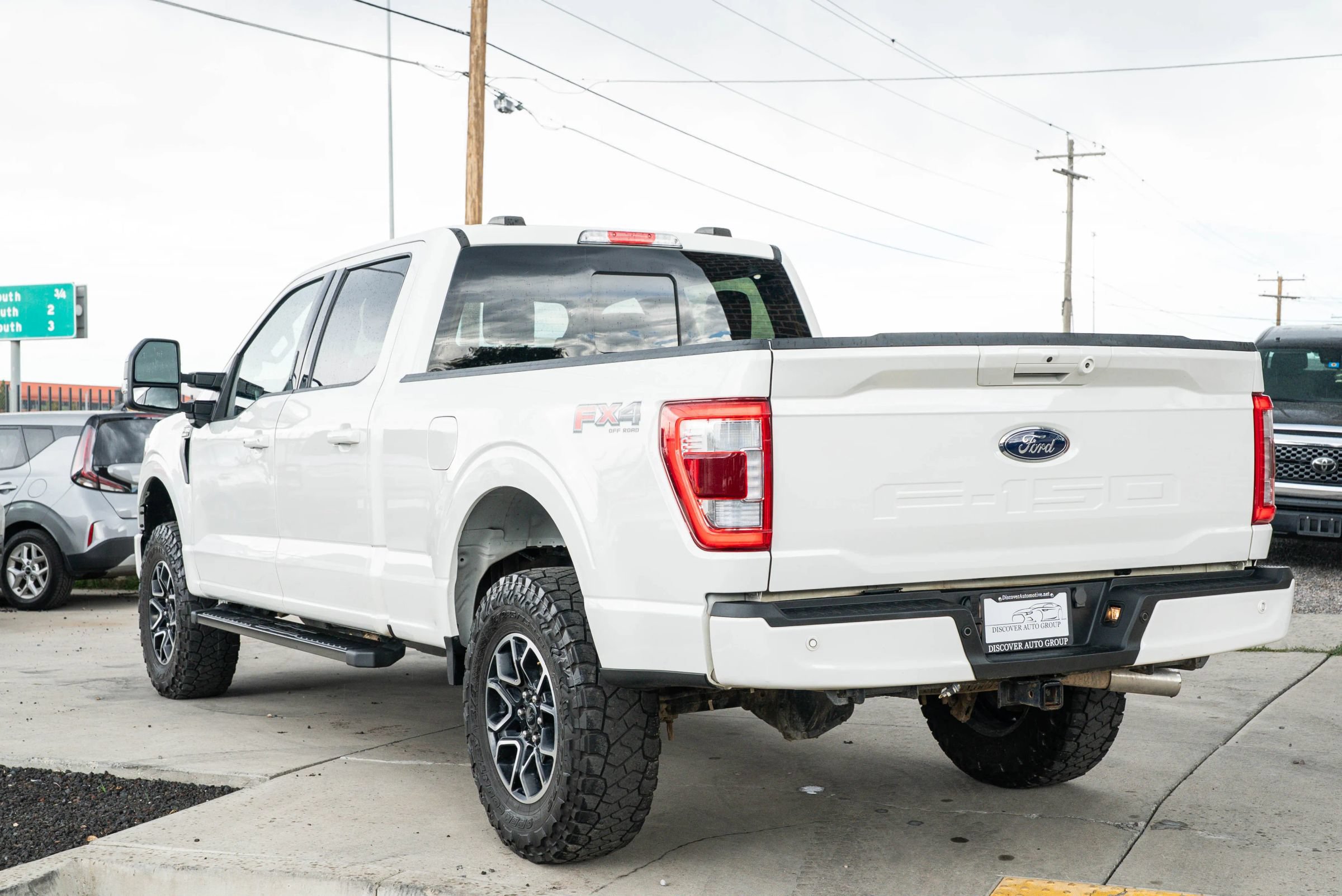 Used 2023 Ford F150 Lariat w/ Max Trailer Tow Package AWD/4WD image 5