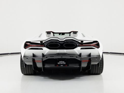 Used 2024 Lamborghini Revuelto AWD/4WD image 5