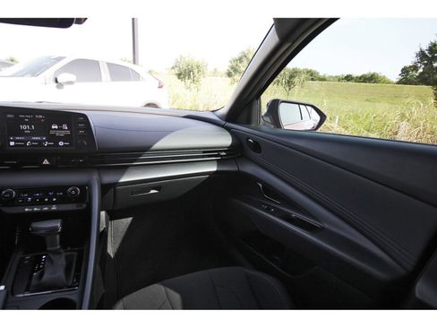 Certified 2025 Hyundai Elantra Sport FWD image 13