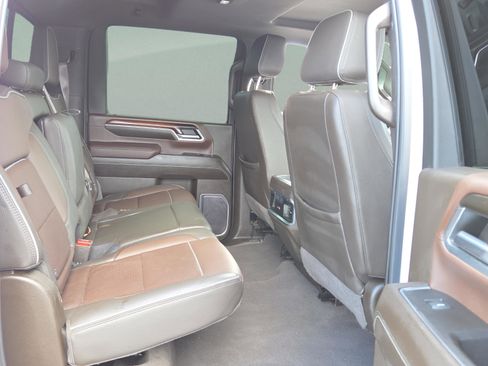 Used 2024 GMC Sierra 3500 Denali w/ Denali Reserve Package image 17