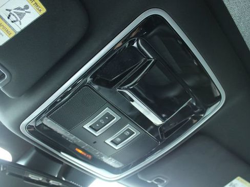 Used 2015 Land Rover Range Rover HSE AWD/4WD image 22