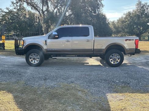 Used 2017 Ford F250 King Ranch image 4