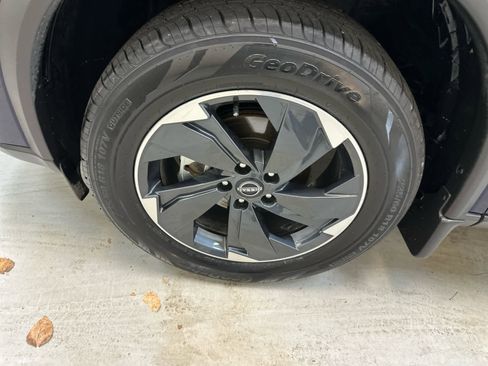 Certified 2024 Nissan Rogue SV image 11