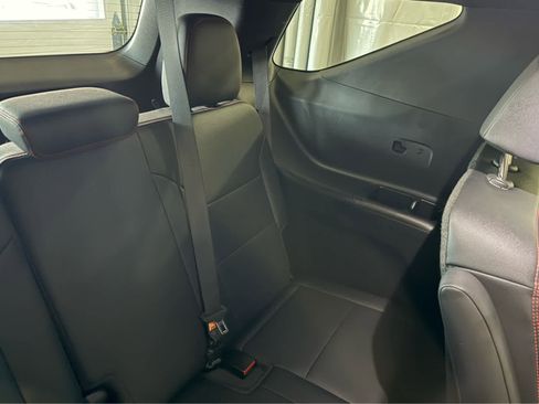 Used 2024 Chevrolet Traverse RS image 18