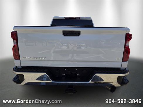 Used 2025 Chevrolet Silverado 2500 LT w/ Convenience Package image 4