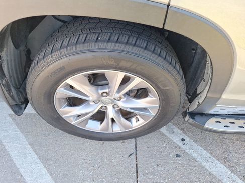 Used 2015 Toyota Highlander XLE image 11