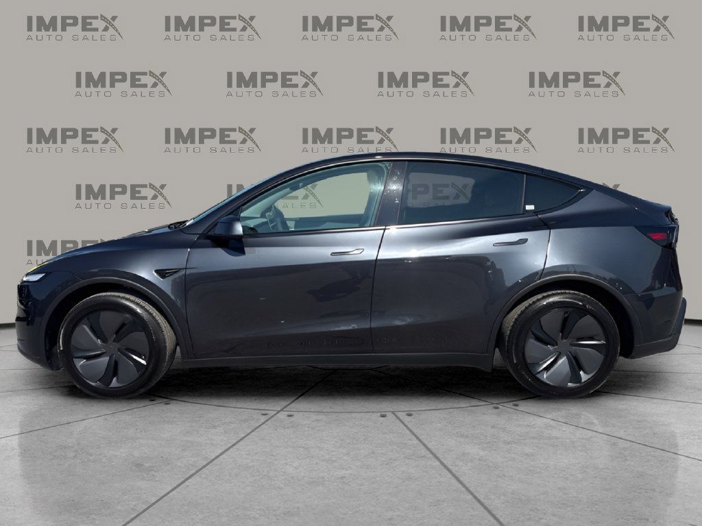 Used 2026 Tesla Model Y Long Range RWD image 2