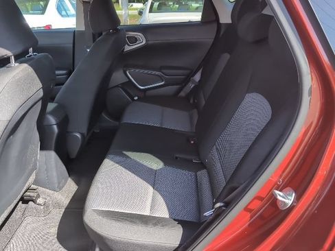 Used 2025 Kia Soul LX w/ LX Technology Package FWD image 24