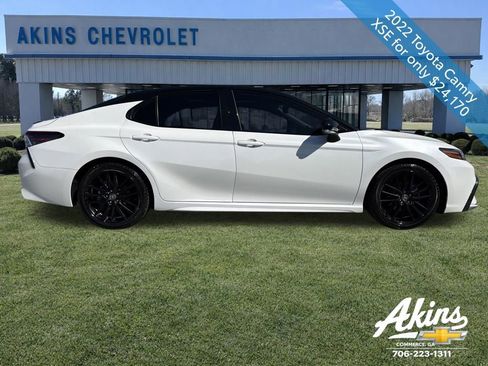 Used 2022 Toyota Camry XSE image 4