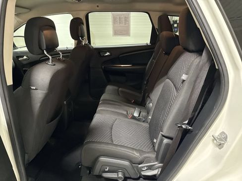 Used 2017 Dodge Journey SE w/ Flexible Seating Group FWD image 21
