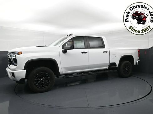 Used 2024 Chevrolet Silverado 3500 LT w/ Z71 Sport Edition AWD/4WD image 2