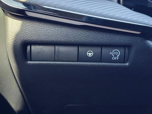 New 2025 Nissan Kicks SR image 21