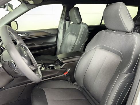 Used 2025 Jeep Grand Cherokee L Laredo image 18