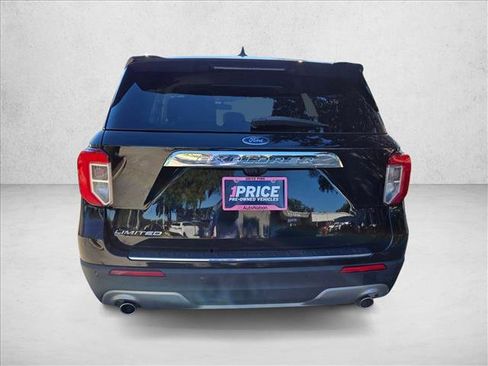 Used 2022 Ford Explorer Limited w/ Equipment Group 301A image 7