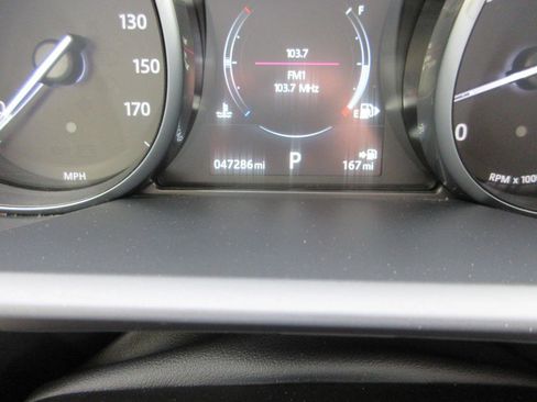 Used 2016 Land Rover Range Rover Sport SE AWD/4WD image 4
