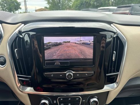 Used 2023 Chevrolet Traverse LS AWD/4WD image 15