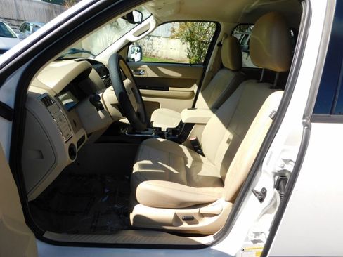 Used 2010 Ford Escape Limited image 7